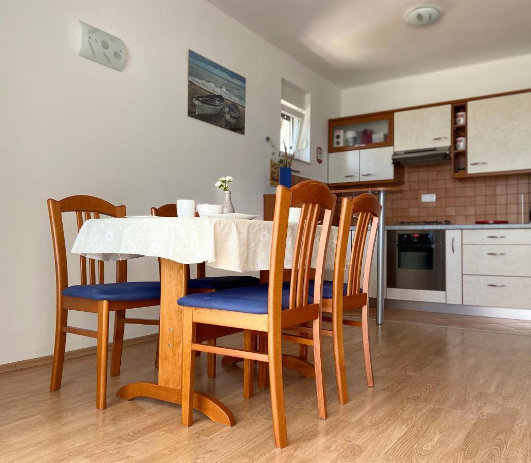 Apartments Pijaza Banjol Екстериор снимка