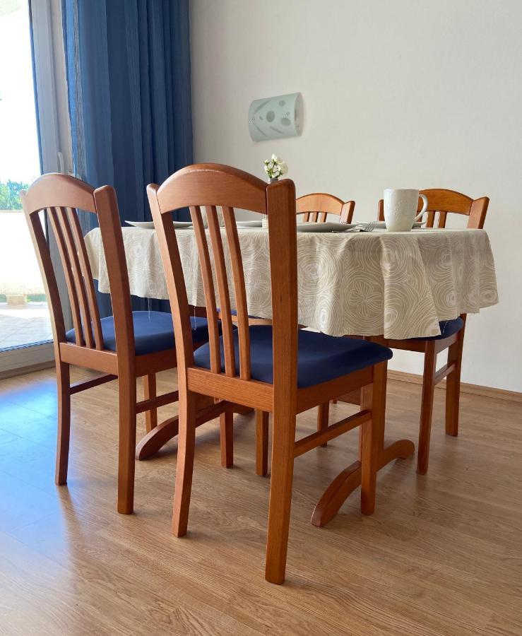 Apartments Pijaza Banjol Екстериор снимка